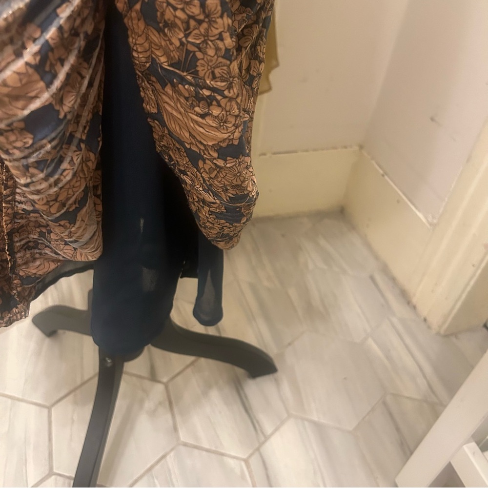 Lollys Laundry Copenhagen Netallic Drop Waist Tiered Floral Print Midi Dress - Picture 7 of 14